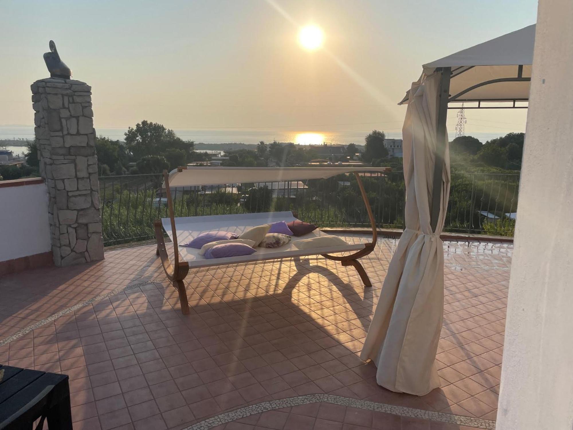 Domus Parva - Villa Con Bio-Piscina, Spa Privata E Appartamenti Panoramici Bacoli Buitenkant foto