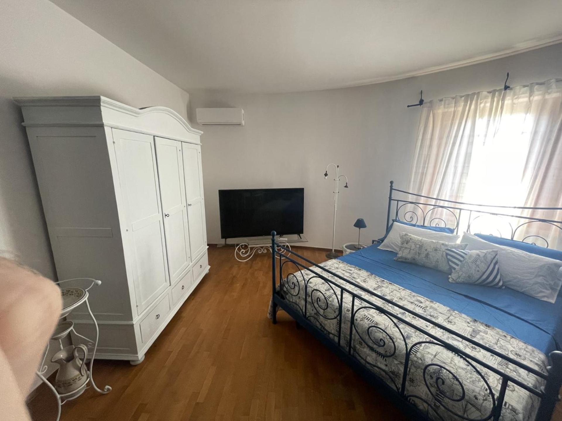 Domus Parva - Villa Con Bio-Piscina, Spa Privata E Appartamenti Panoramici Bacoli Buitenkant foto